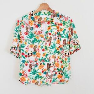 NWT Jane and Delancey Short-Sleeve Button Up Flowy Top in Floral Jungle Print